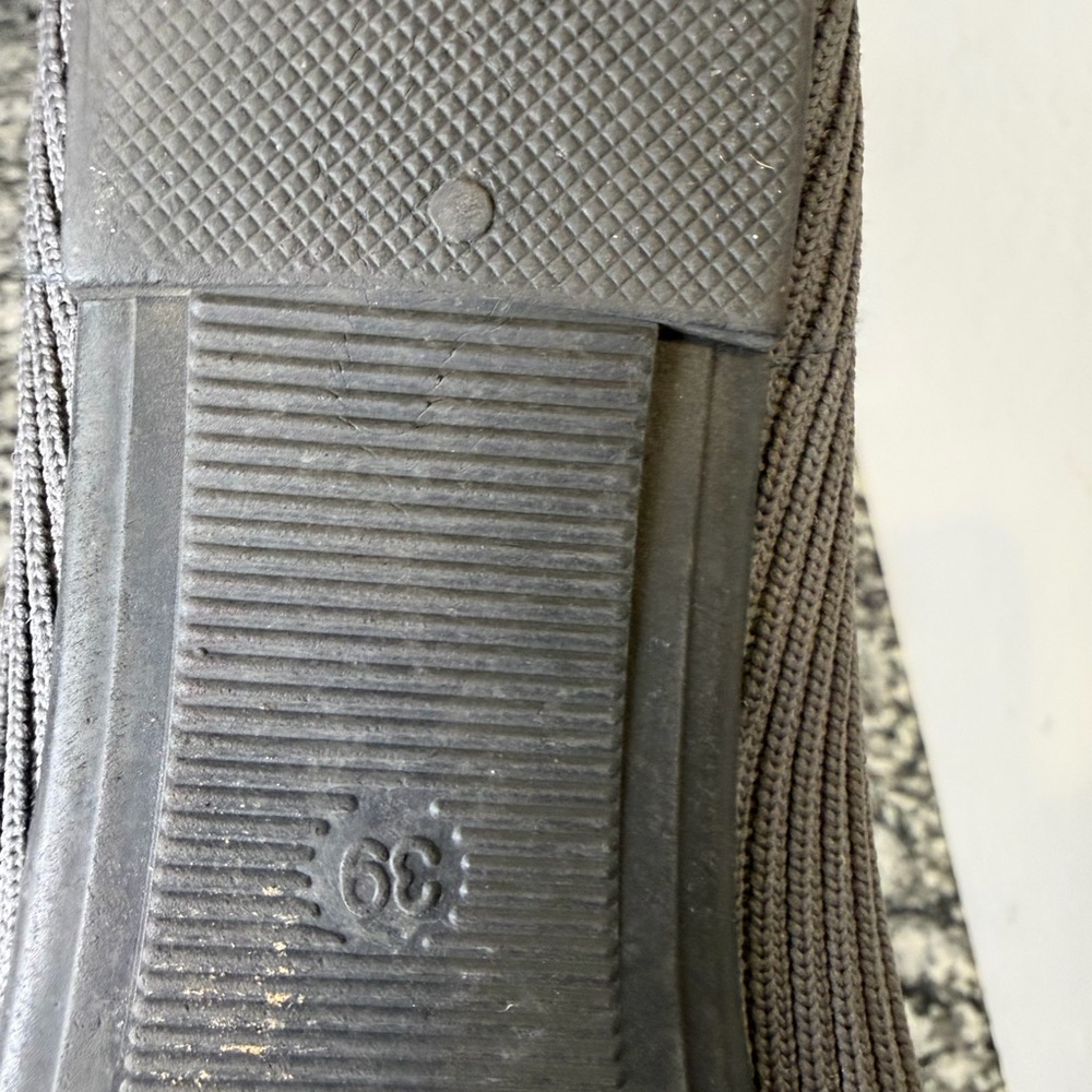 Unbranded Knit Gray Flats - Picture 5 of 5